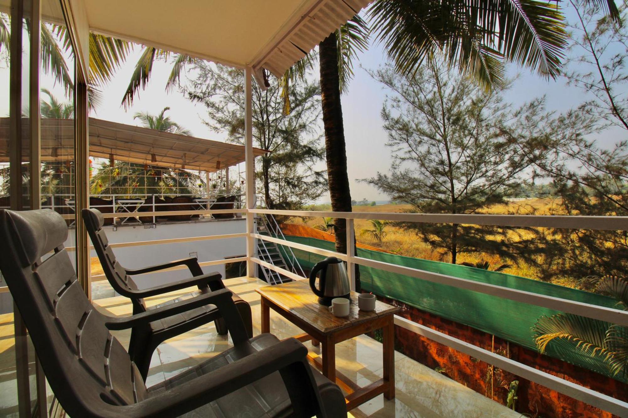 Arabian Sea Beach Resort Morjim Exterior foto