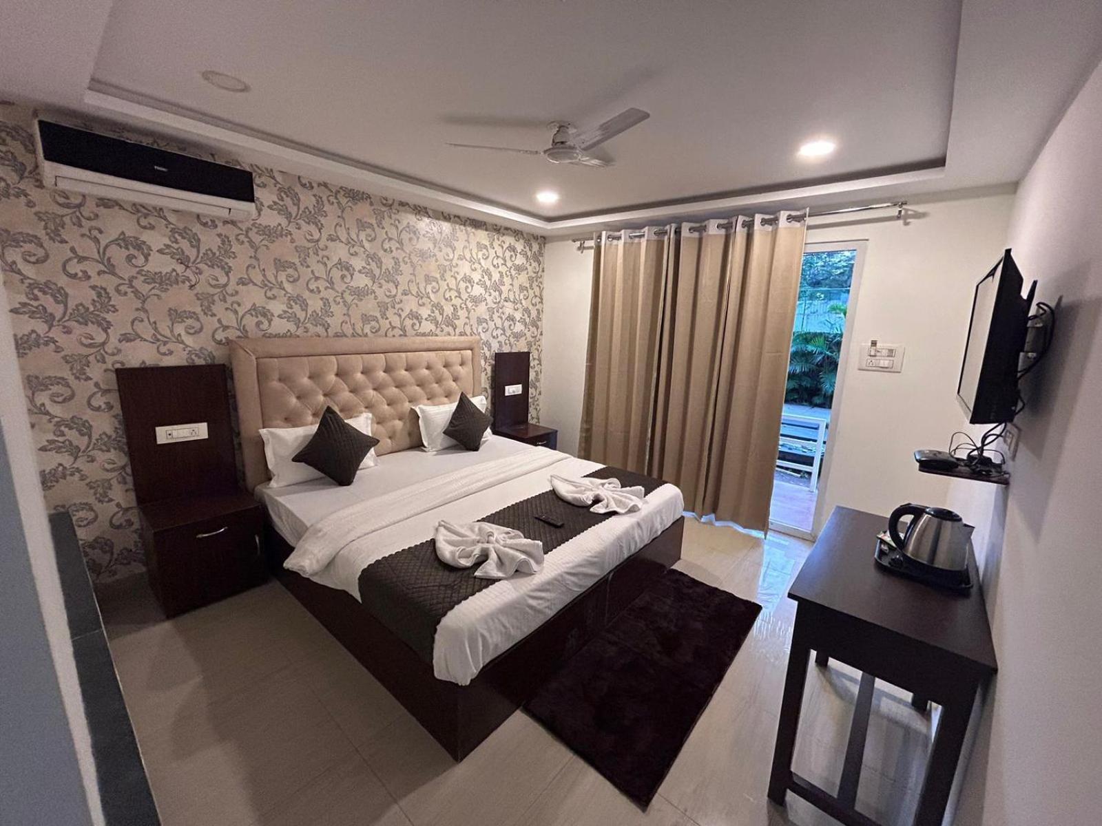 Arabian Sea Beach Resort Morjim Exterior foto