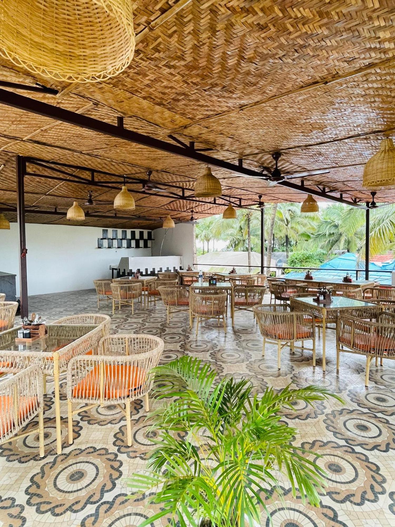 Arabian Sea Beach Resort Morjim Exterior foto