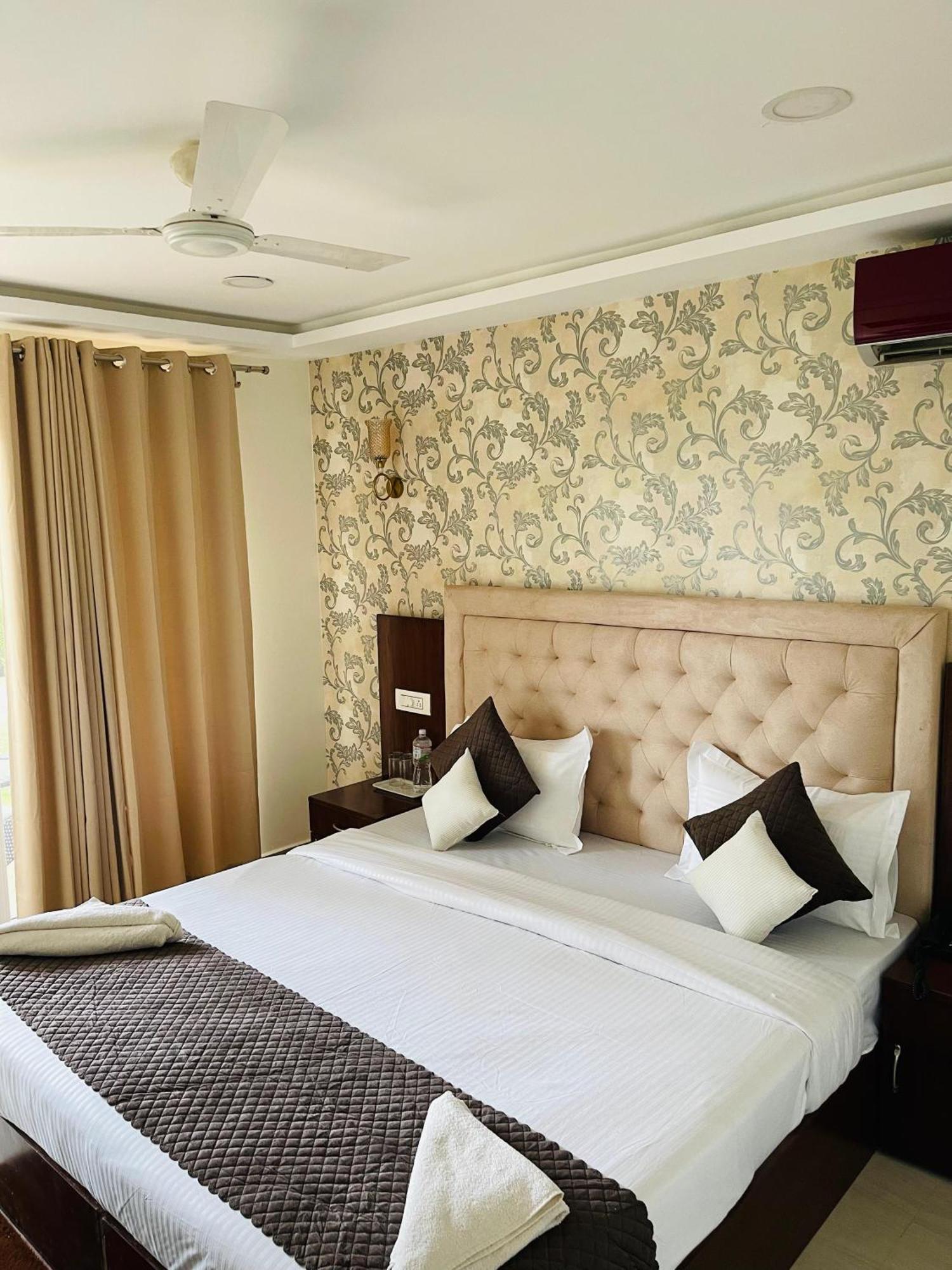 Arabian Sea Beach Resort Morjim Exterior foto