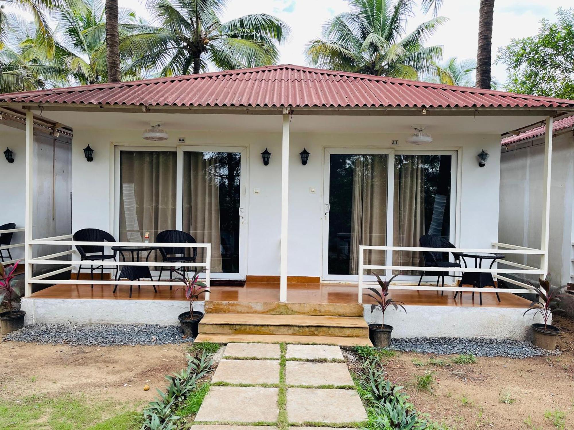 Arabian Sea Beach Resort Morjim Exterior foto